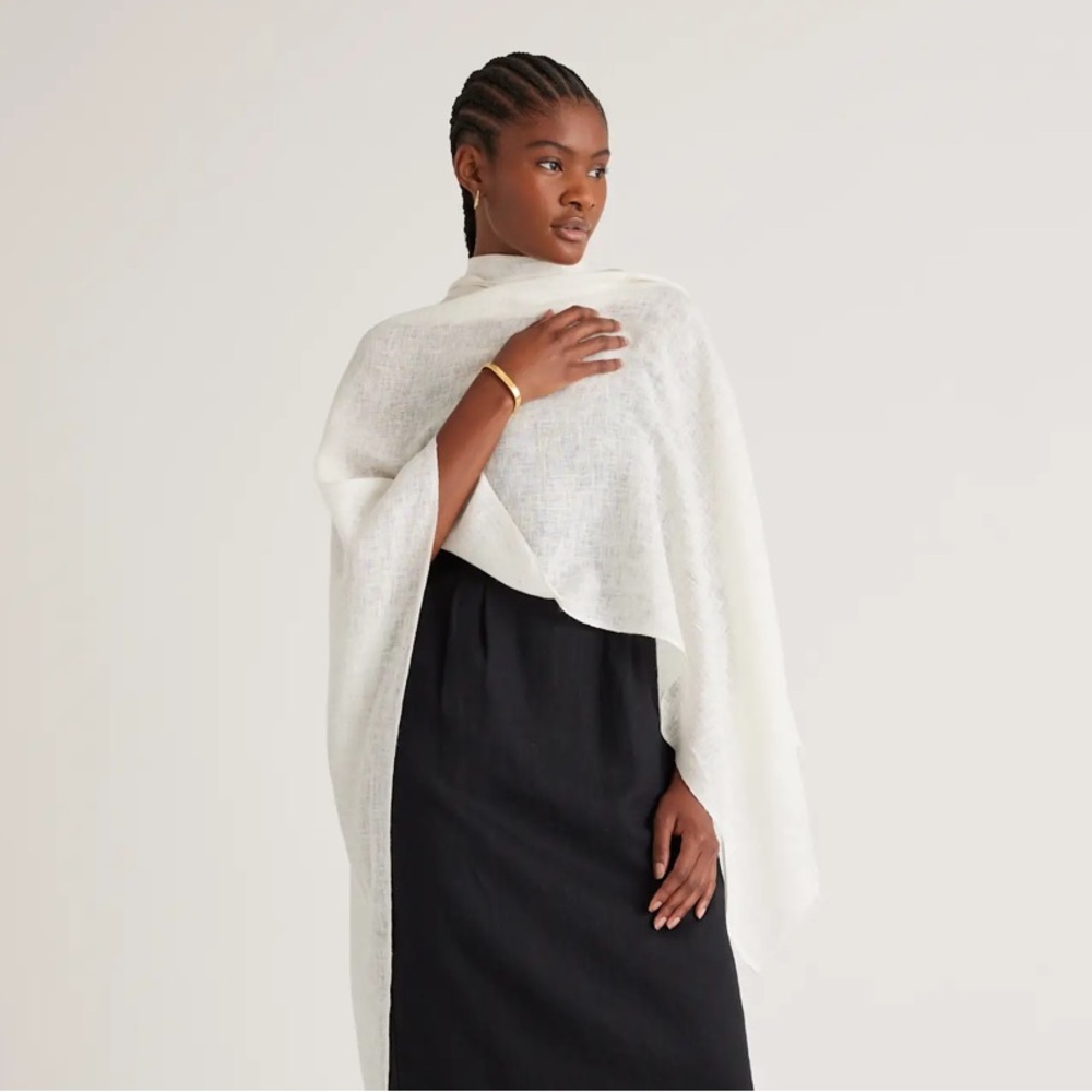 DONNI. 100% European Linen Scarf NEW